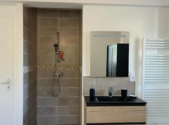 La Vie Est Belle Ryes